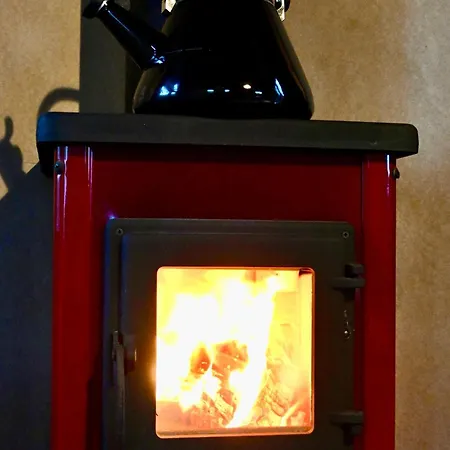 Autarker Schaeferwagen Mit Kamin Ganzjaehrig Nutzbar Apartmán *