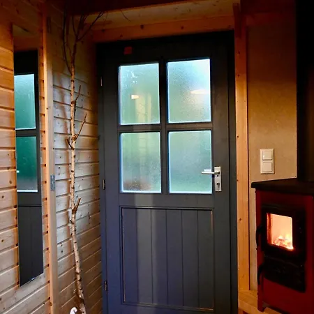 Autarker Schaeferwagen Mit Kamin Ganzjaehrig Nutzbar Dargun