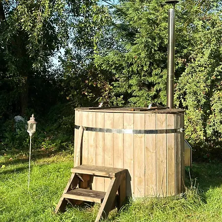 Autarker Schaeferwagen Mit Kamin Ganzjaehrig Nutzbar Apartmán